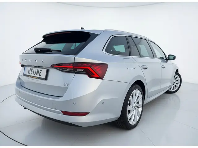 ŠKODA Octavia Combi TSI iV PHEV 204PK DSG HYBRID BUSINESS STYLE+ CAMERA/NAVI/HEAD-UP