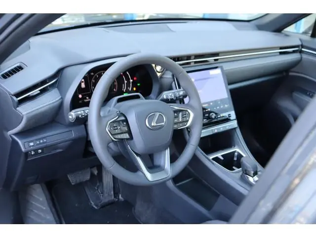 Lexus LBX