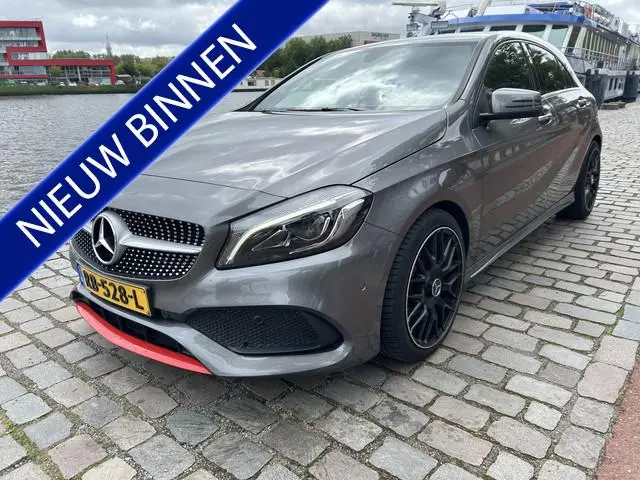 Mercedes-Benz A-klasse 180 Business Solution AMG airco/ecc navigatie amg pakket