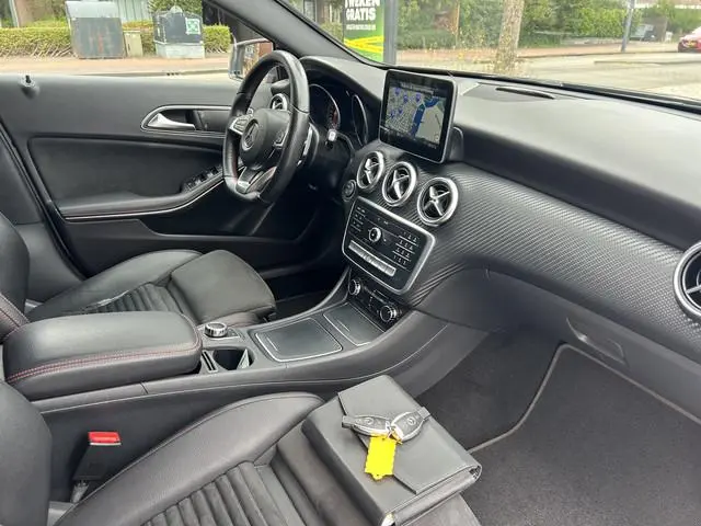 Mercedes-Benz A-klasse 180 Business Solution AMG airco/ecc navigatie amg pakket