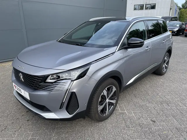 Peugeot 5008 130pk GT (Camera - LED - Keyless Entry - i-cockpit - 7 zits - Parkeersensoren V+A - Ada...