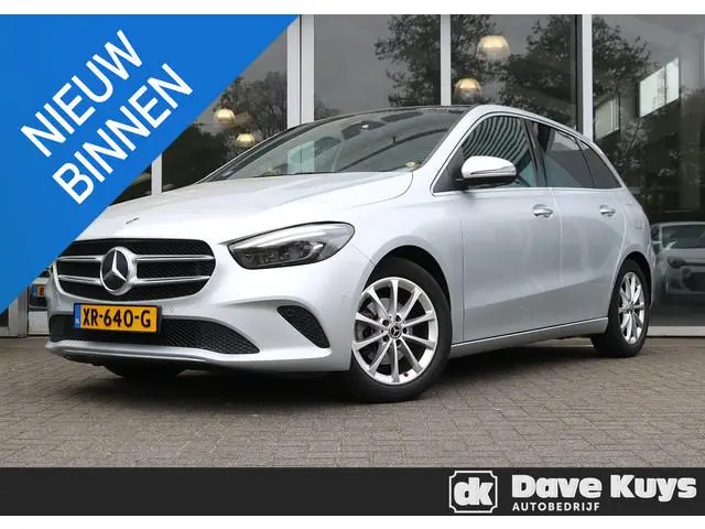 Mercedes-Benz B 180 Premium Plus Panoramadak | Trekhaak | Sfeerverlichting | Apple Carplay