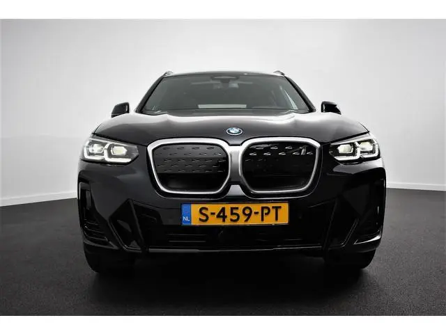 BMW iX3 Executive M-Sport 80 kWh Leder Panoramisch Schuif-Kantel dak Camera Elektrisch bedienbare ac...