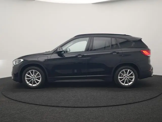 BMW X1 xDrive25e Advantage PHEV 221pk Dealer O.H. | Head Up | Lederen Comfortzetels Verwarmd | Camer...