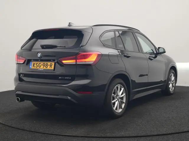BMW X1 xDrive25e Advantage PHEV 221pk Dealer O.H. | Head Up | Lederen Comfortzetels Verwarmd | Camer...