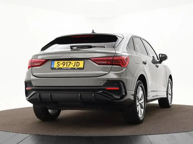 Audi Q3 Sportback 45 TFSIe 245pk S Edition · Trekhaak · Camera · Apple/Android Car Play · Elek. Acht...