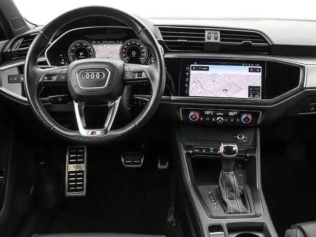 Audi Q3 Sportback 45 TFSIe 245pk S Edition · Trekhaak · Camera · Apple/Android Car Play · Elek. Acht...