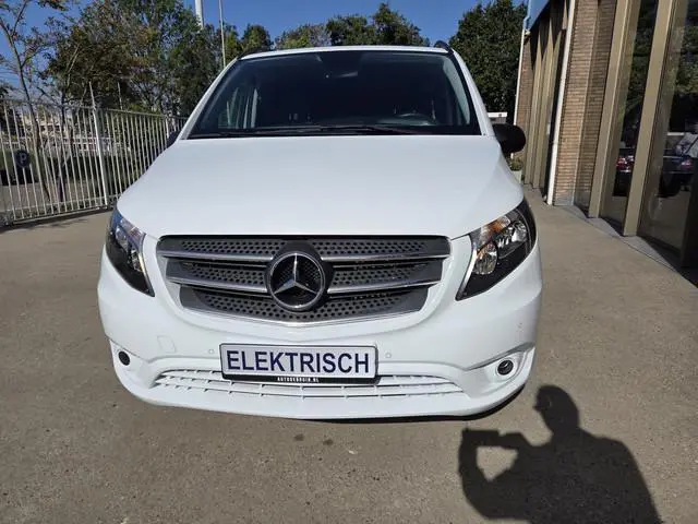 Mercedes-Benz eVito Tourer PRO L2 8-Persoons Airco L & R Schuifdeur Command Navigatie Zwart leder