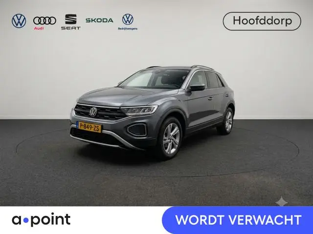 Volkswagen T-Roc 1.0 TSI Life 110 pk | Navigatie via App | Parkeersensoren (Park assist) | Achteruit...