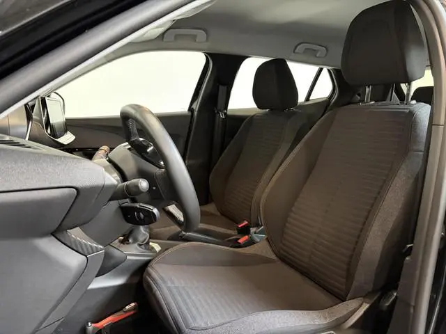 Peugeot 2008 1.2 PureTech 101pk Active Pack Navigatie Apple Carplay/Android Auto Parkeersensoren ach...