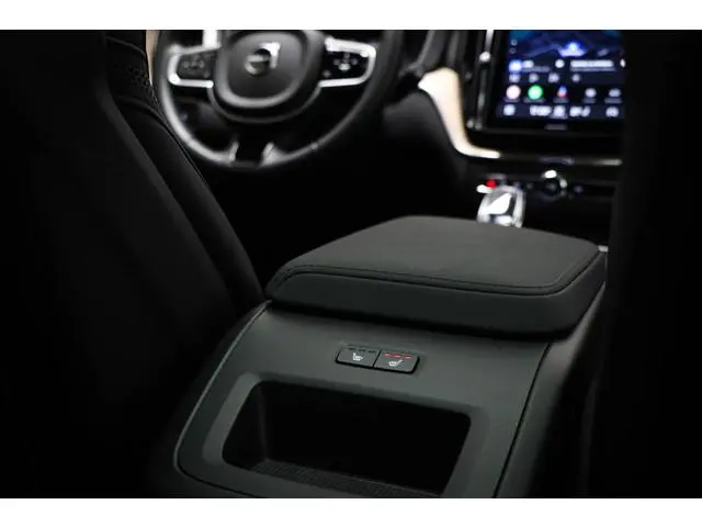 Volvo XC60 2.0 T6 Plug-in hybrid AWD Plus Dark | PREMIUM / LIGHTNING / INTERIEUR- PACK | PANORAMADAK...