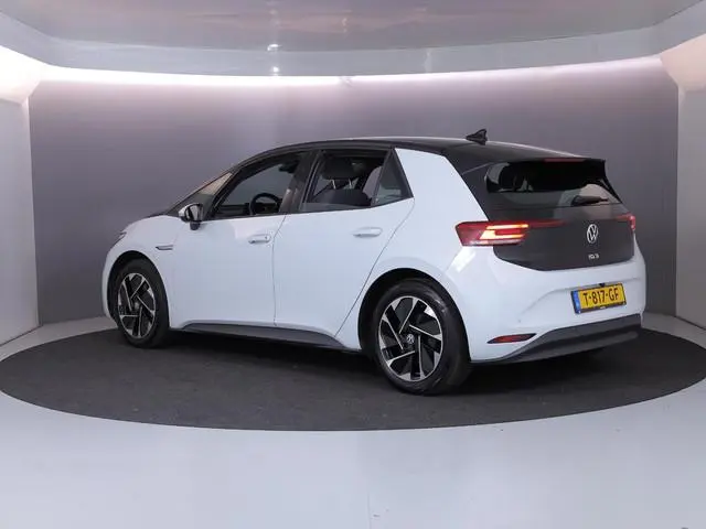 Volkswagen ID.3 Pure 45 kWh 150pk | Navi| int.voorverwarming| 18'LMvelgen