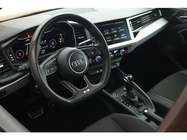 Audi A1 Sportback 30 TFSI 110pk S-Tronic S edition Sonos Keyless Stoelverwarming ACC LED Climate Con...