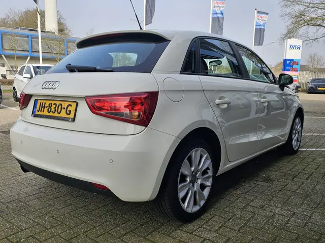 Audi A1 Sportback 1.2 TFSI Ambition | Nieuwe APK bij levering | 6 Maanden garantie