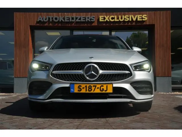 Mercedes-Benz CLA-klasse Shooting Brake 250 e Premium Plus AMG Panoramadak Widescreen Camera LED