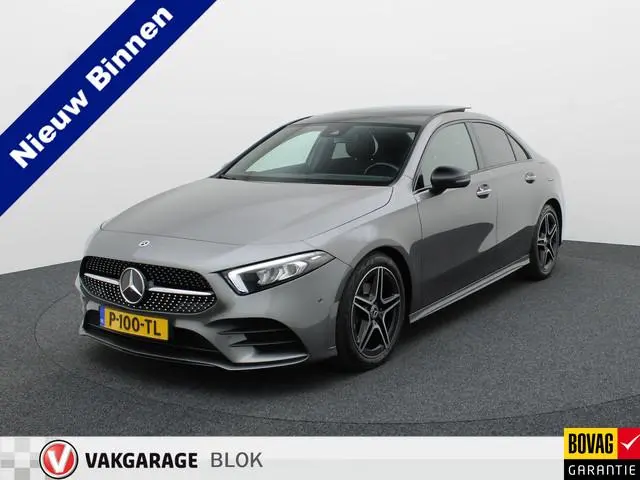 Mercedes-Benz A-klasse 180 AMG Line | Panodak | Camera | Sfeer | Keyless | Prijs Rijklaar!!