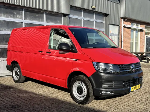 Volkswagen Transporter 2.0 TDI L1H1 150PK Automaat Airco Cruise controle Trekhaak 2500kg trekgewicht...