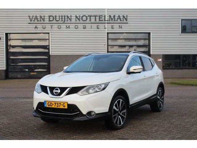 Nissan Qashqai 1.6 Tekna / 360 Camera / Panoramadak / N.A.P.