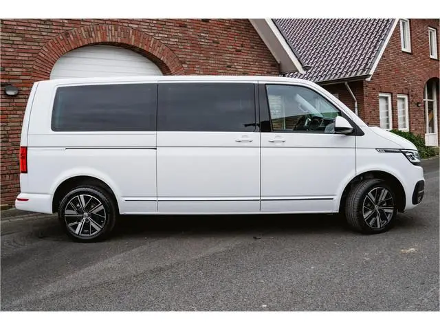 Volkswagen Caravelle 4-MOTION Caravelle 204pk Highline 4-M DSG L2H1 ACC | LED | Leder | Side Assist...