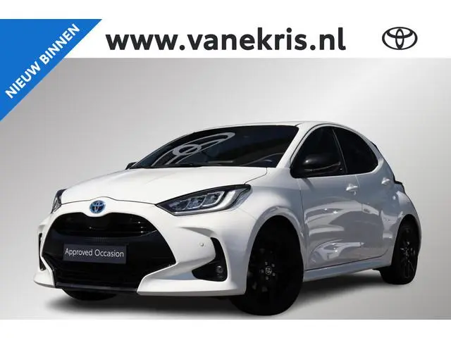 Toyota Yaris 1.5 Hybrid Executive, Halfleder, LM velgen, Stoelverwarming, Apple Carplay / Android Au...