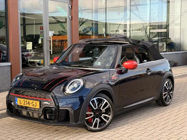 MINI Cabrio 2.0 John Cooper Works Essential | 231pk | ACC | DAB | Head-Up | Harman / Kardon | Apple...