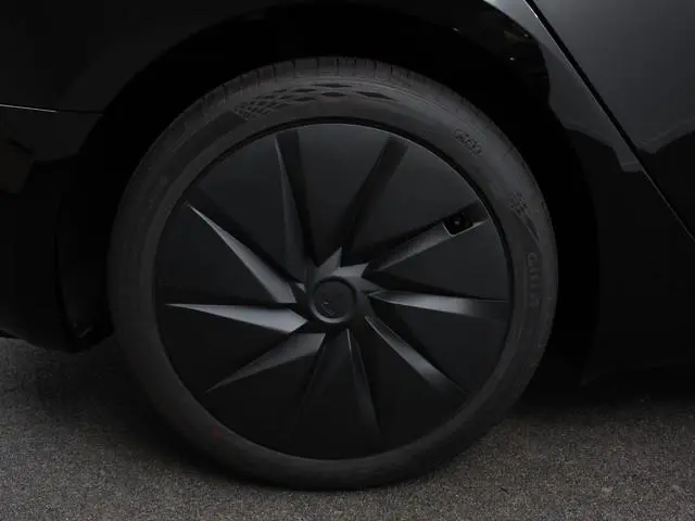 Tesla Model 3 RWD 60 kWh 534KM LFP Autopilot Panorama Warmtepomp Stoel/Stuurverwarming Full LED PDC...