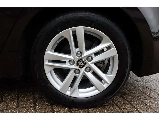 Toyota Corolla 1.8 Hybrid Active