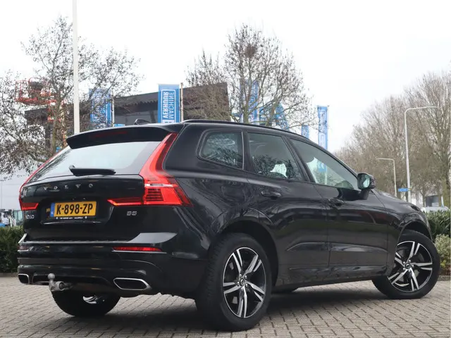 Volvo XC60 2.0 B5 R-Design / Panoramadak
