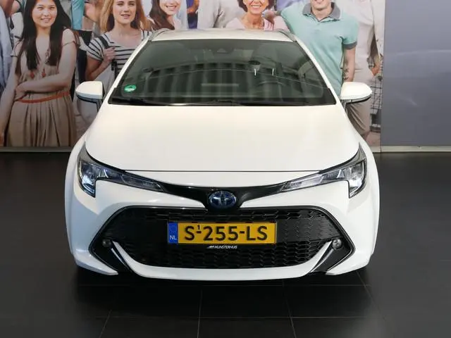 Toyota Corolla Touring Sports 1.8 Hybrid Dynamic  - Occasion Lease vanaf €459 p/m - Fabrieksgarantie...