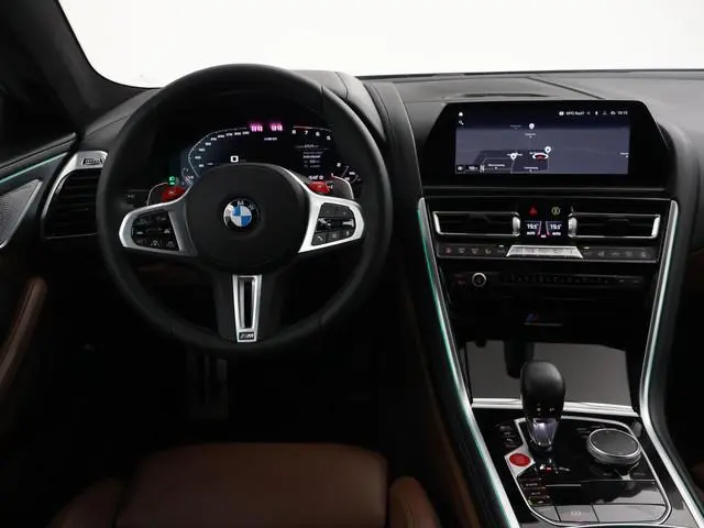 BMW M8 COMPETITION 626 PK IRISH GREEN + BOWERS & WILKINS | KERAMISCHE REMMEN