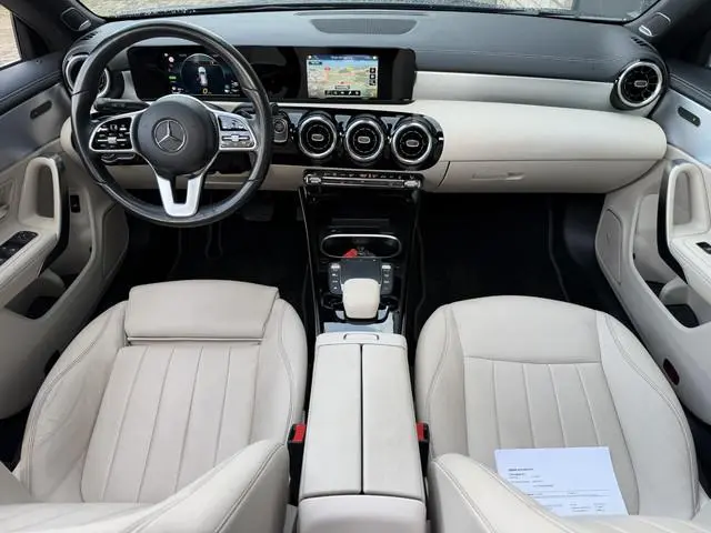 Mercedes-Benz CLA-klasse Shooting Brake 250 e Luxury Line 18"/Panoramadak/Leder/Stoel + stuurverwarm...