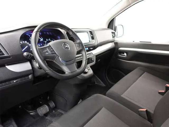 Opel Vivaro 2.0 BlueHDi 145PK L3 Automaat Navigatie Parkeersensoren Trekhaak Bluetooth