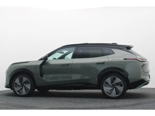 Lynk & Co 08