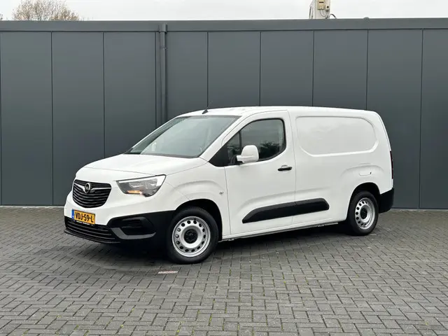 Opel Combo 1.5D 102 PK / L2H1 / 1e EIG. / 85.411 KM !! / SORTIMO INRICHTING / AIRCO / CRUISE / NAVI...
