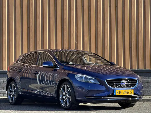 Volvo V40 1.6 T3 Ocean Race | 150 PK | Leder | Camera | Achterbankverwarming | Navigatie | Stoelverw...