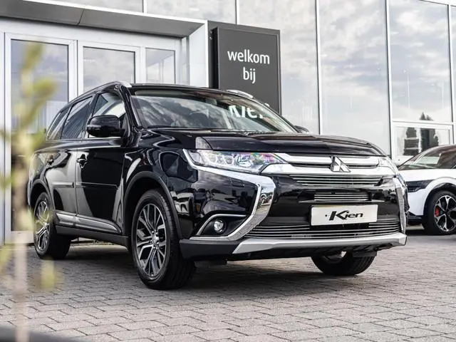 Mitsubishi Outlander 2.0 Connect Pro | Trekhaak | Camera |