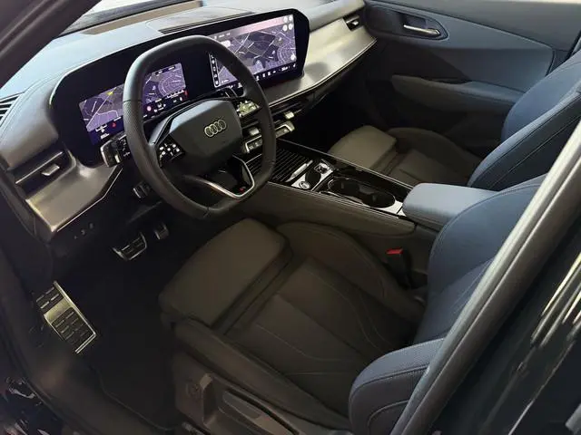 Audi Q3 35 TFSI S-EDITION MILD HYBRID ZONDER STEKKER AUDI.TREKHAAK LEER PANO SCHUIFDAK ELEK.KLEP
