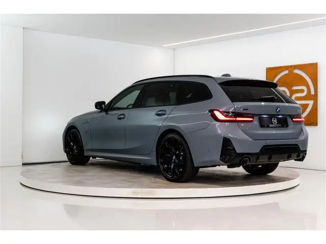 BMW 3-serie Touring 330e xDrive M Sport Pro Edition 292PK | Brooklyn | Pano | Sfeer | Harman/Kardon...