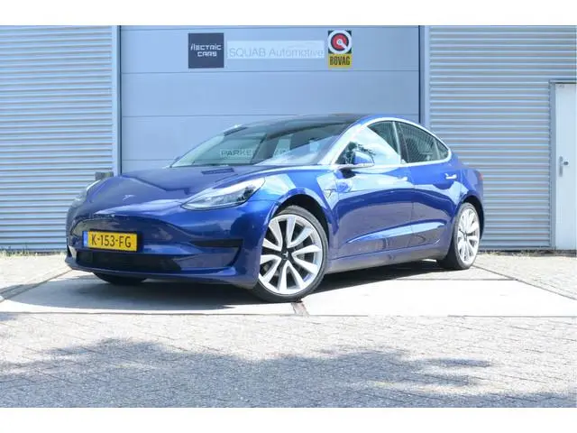 Tesla Model 3 Standard RWD Plus 60 kWh LFP accu, Trekhaak (1.00kg), 19" Alu, AutoPilot3.0