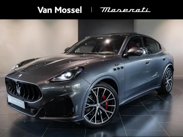Maserati Grecale 3.0 V6 Trofeo Rood leder | Panoramadak | Surround camera | Sonus Faber audio