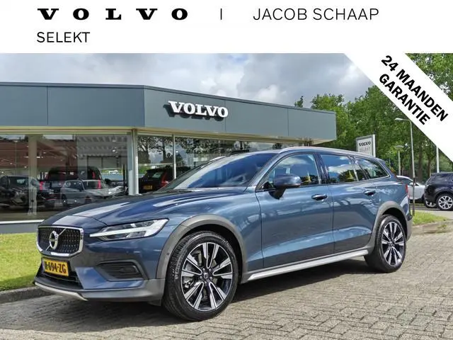 Volvo V60 Cross Country B5 251PK AWD  Pro | Trekhaak | Adapt. Cruise | Stoelventilatie | Panodak