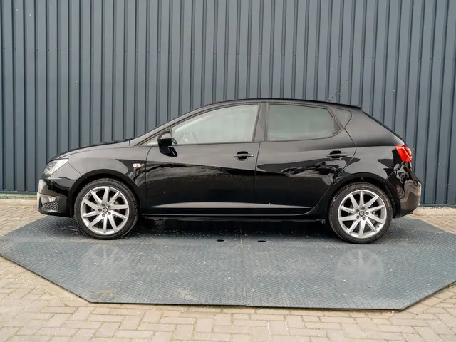 SEAT Ibiza 1.0 EcoTSI FR Connect | Xenon | PDC V&A | Stoelverw. | Navi | 17'' | Prijs Rijklaar!!