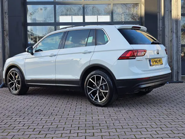 Volkswagen Tiguan 1.5 TSI ACT Comfortline | Automaat | LED | Pano | Stoelverwarming | ACC | App-conn...