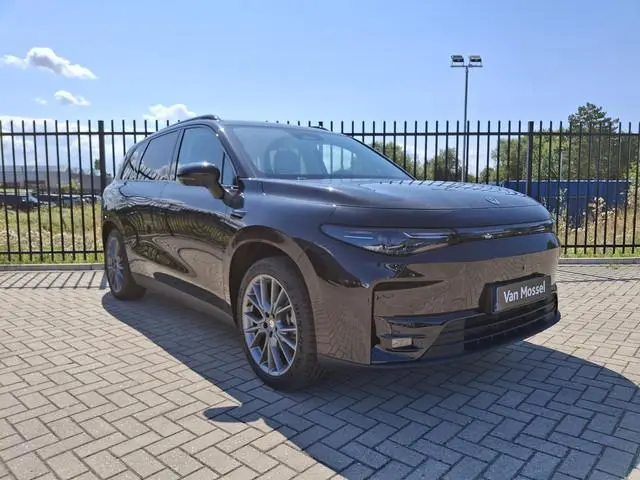 Leapmotor C10