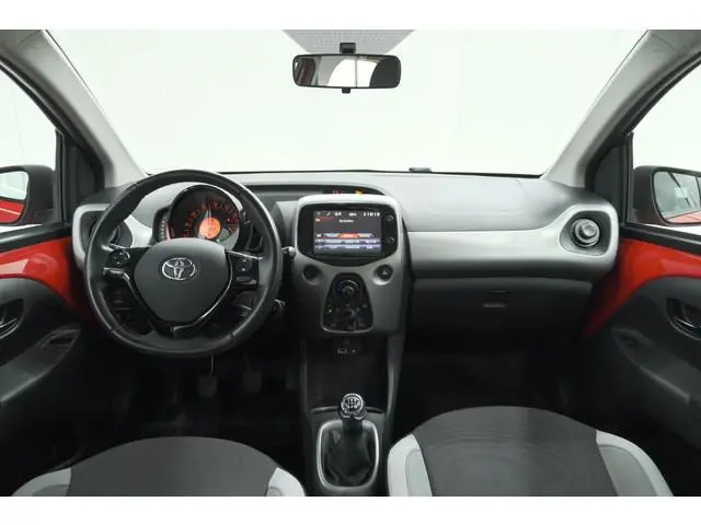 Toyota Aygo 1.0 VVT-i X-play | Camera | Airconditioning | Allseasonbanden