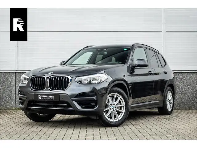 BMW X3 xDrive30e Stoelverwarming / LED / 18inch /