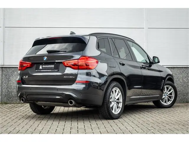 BMW X3 xDrive30e Stoelverwarming / LED / 18inch /