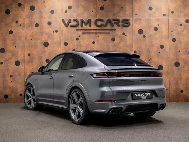 Porsche Cayenne Coupé 3.0 E-Hybrid | SportDesign | 18-weg | ACC | Matrix | Luchtvering | 360° |