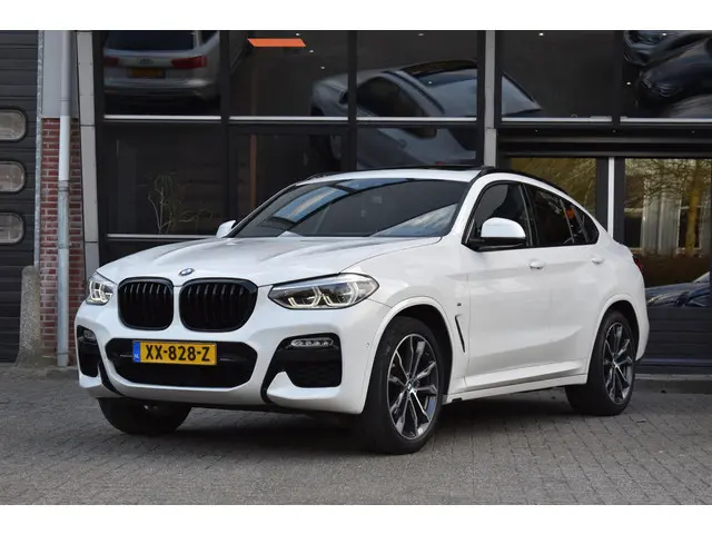 BMW X4 xDrive20i High Executive Edition M-Sport Pano Camera HK