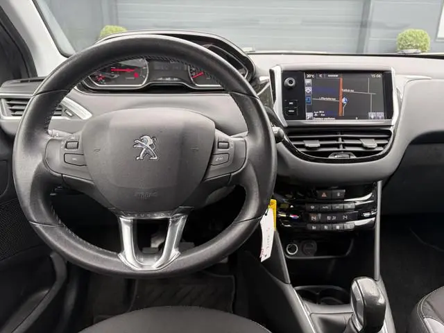 Peugeot 208 1.2 PureTech Style Pack 1e Eigenaar l Navi l Clima l Cruise l 5 Deurs l Lm velgen l Pdc...